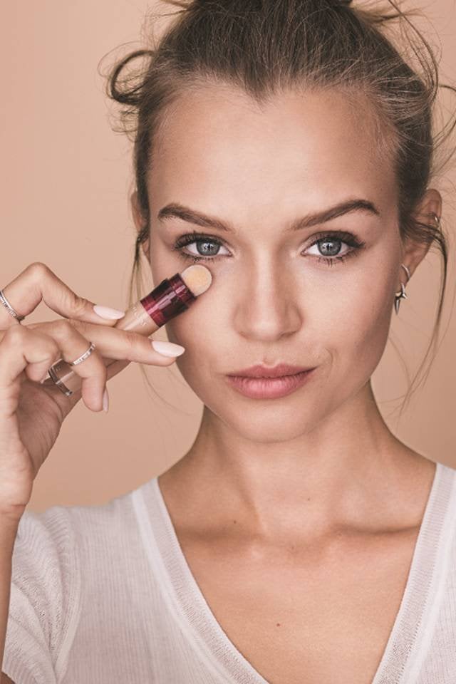 How to use concealer