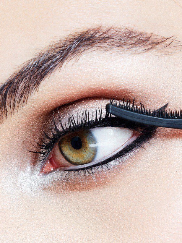 maybelline-falsies-push-up-angel-mascara-night-out-look-step-4-3x4