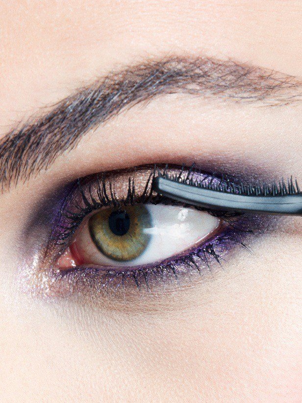 maybelline-falsies-push-up-angel-mascara-girls-night-look-step-4-3x4