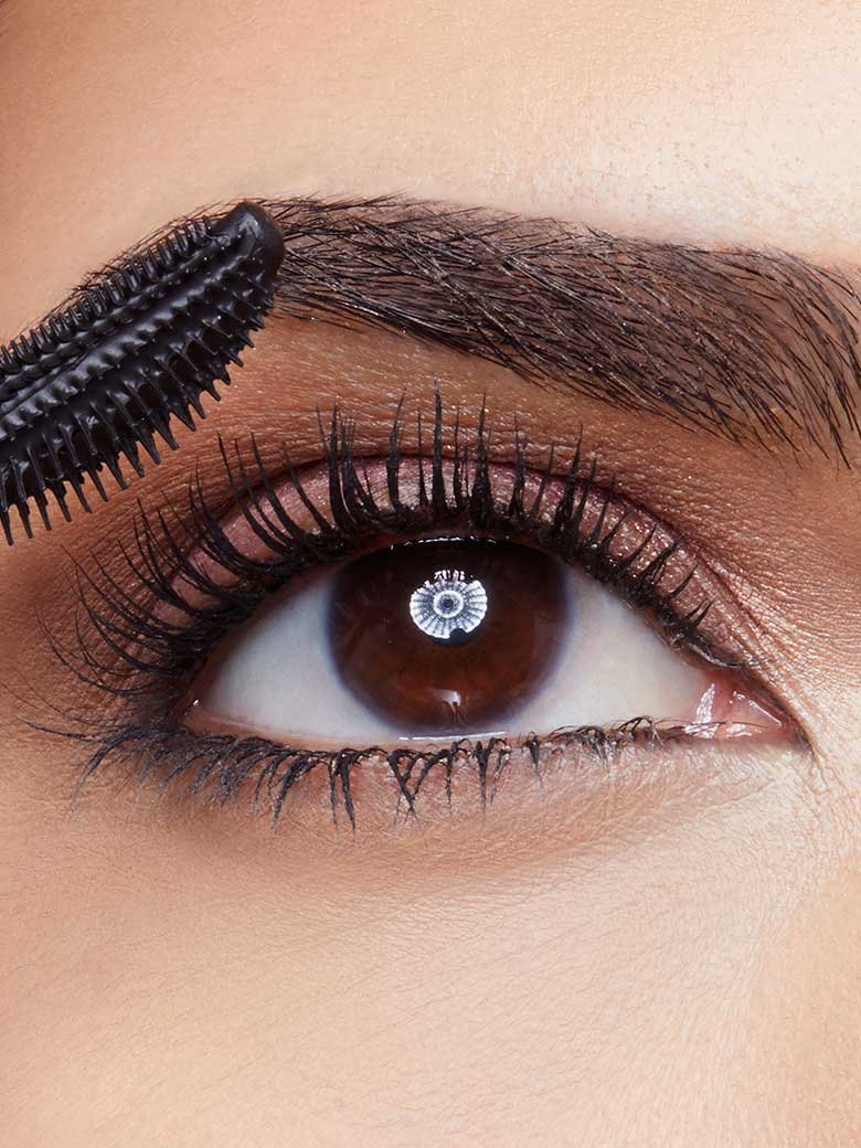 maybelline-lash-sensational-mascara-application-3x4