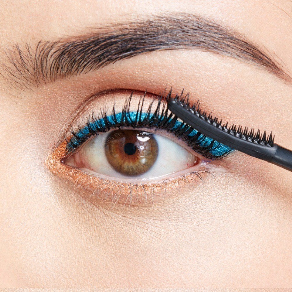 maybelline-falsies-push-up-angel-mascara-brush-use-step-3-1x1