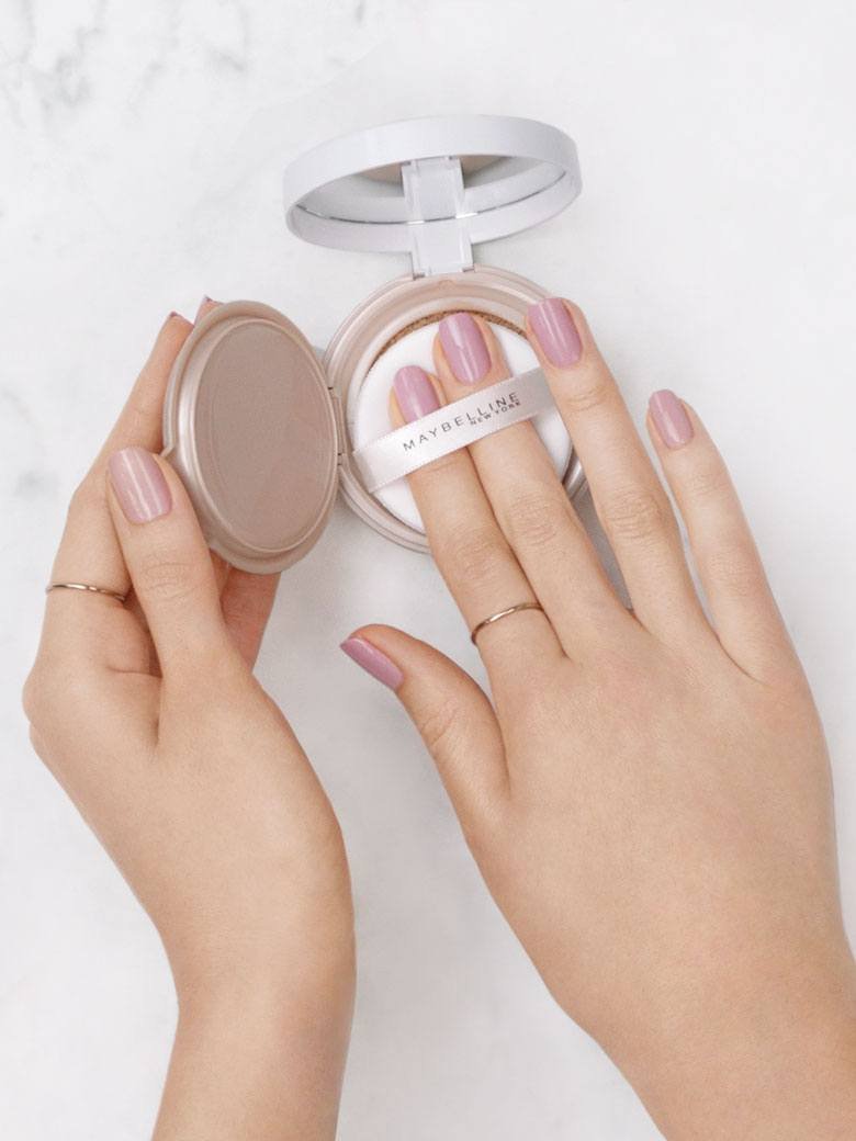 maybelline-dream-cushion-liquid-foundation-how-to-apply-step3-3x4