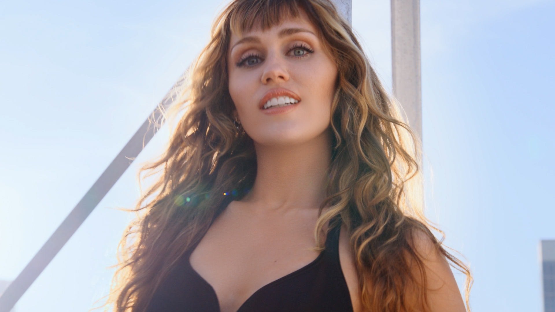 Maybelline Lash Sensational SkyHigh Video Cover