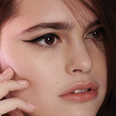 Liquid outlet eyeliner makeup