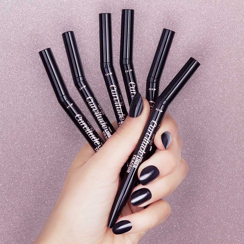 maybelline-eyeliner-lash-sensational-curvitude-liner-hand-product-1x1